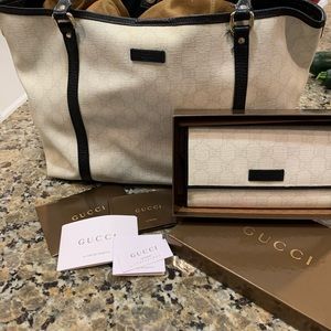Gucci Joy Tote Coated canvas  WH/black. Wallet NOT included, listed separately